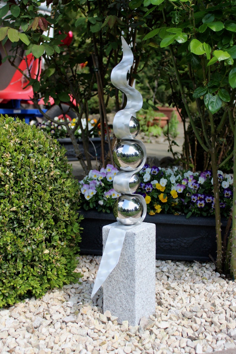 Skulptur Fantasia Edelstahlkugeln/geflammter Grani Bild 8