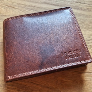 Personalisierbare Handmade Geldbörse Herren, Portemonnaie Echtleder braun, Handschrift Gravur, Vatertag mit Gravur, RFID-Schutz Valentinstag