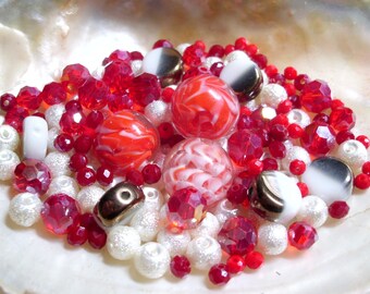 Glass beads glass beads mix of shapes red white