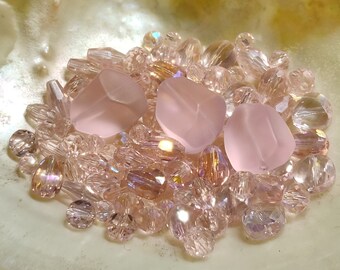 Glass beads, cut glass beads, pink, mixed shapes, 3 mm to 15 mm