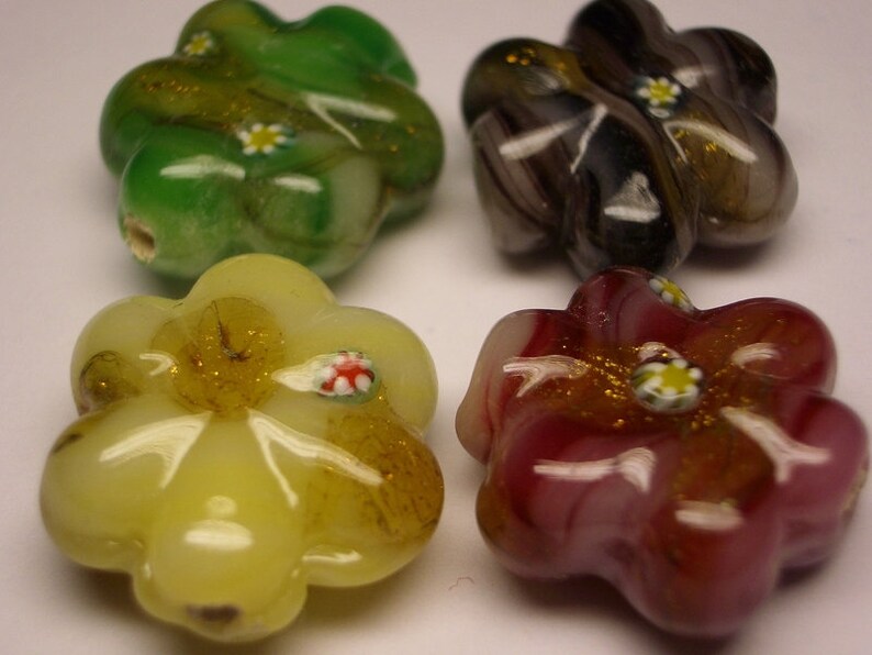 Pearl Mix 4pcs-XL Flowers Goldfoil Glass Beads image 1