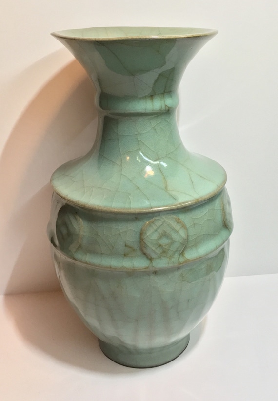 China antique Porcelain Handmade Song GUAN kiln Crackle Beauty bottle Vase