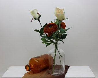 Bottiglie, bottiglie in vetro, marrone e bianco, bottiglie decorative, vasi, vasi in vetro, vasi da fiori, decorazioni per la tavola