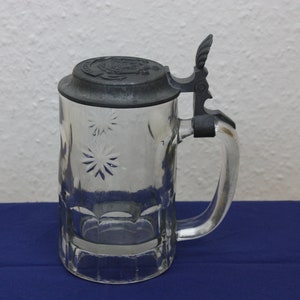 Bierkrug aus Glas mit Zinndeckel, Bierseidel, Bierglas, Bierkrug, Gläser, Humpen, Becher, Zinndeckelkrüge