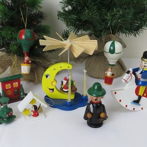 Lot of Advent decorations, Christmas decorations, tree decorations, winged carousel, smoker, rocking horse, train, balloon