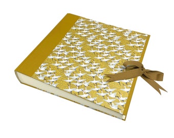 Photo album / guest book with high-quality Chiyogami - even without a ribbon