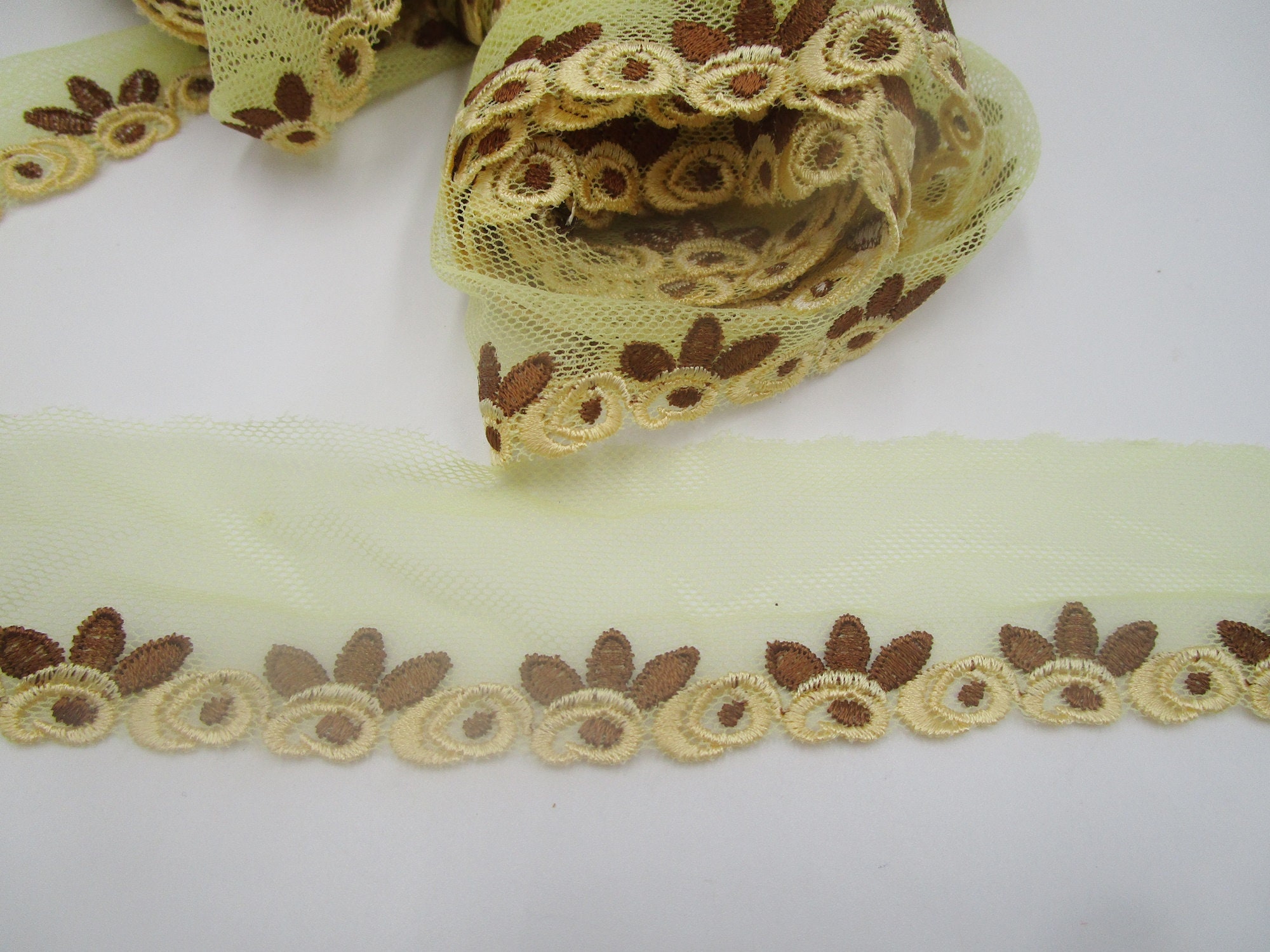 1.50 M Narrow Net Lace Trim Yellow With Embroidery Yellow/brown (4