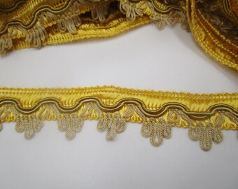 Passementerie jaune doré étroite de 1,50 m à décor vintage beige (largeur 2,5 cm) 27-4-24