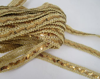 1,50 m schmale Posamentenborte beige mit kleinen Pailletten gold (lang, 1,2 cm breit) 172-5-20