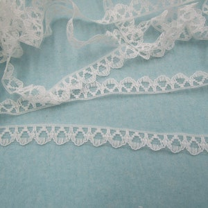 3 m fine narrow lace trim white (1 cm wide) 47-10-22