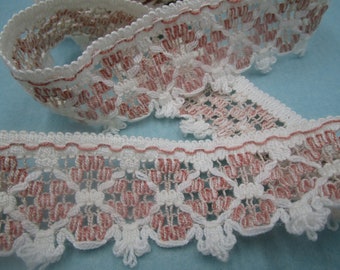 2 m Restmenge breitere feine Klöppelborte weiß mit Muster ziegelrot Vintage (4,5 cm breit) 33-4-24
