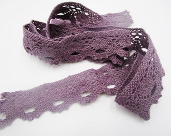 1 m remaining quantity narrow bobbin lace trim purple (2.5 cm wide) 3-5-24