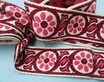 Bordure tissée 1 m plus large blanc brut avec motif vintage rouge foncé/rose (5 cm de large) 4-9-23