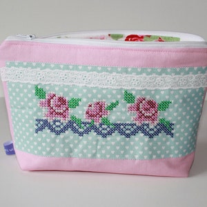 Embroidered Cosmetic bag with roses image 1