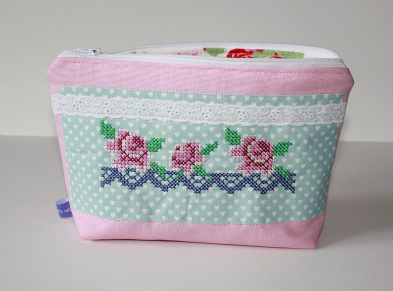 Embroidered Cosmetic bag with roses image 1