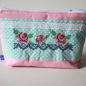 Embroidered Cosmetic bag with roses image 3