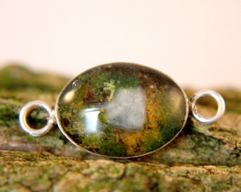 Las. Pendant, bracelet with Jasper in the woods