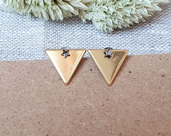 Blackened silver stud earrings with gold-plated triangles, minimalist earrings gilded