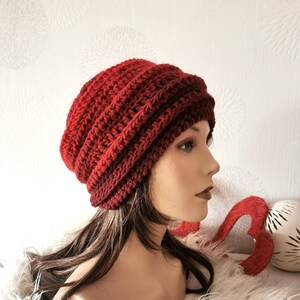 Red hat, women&#39;s knitted hat, crocheted layered hat, wool hat, winter women&#39;s wool hat, knitted hat with color gradient, burgundy hat