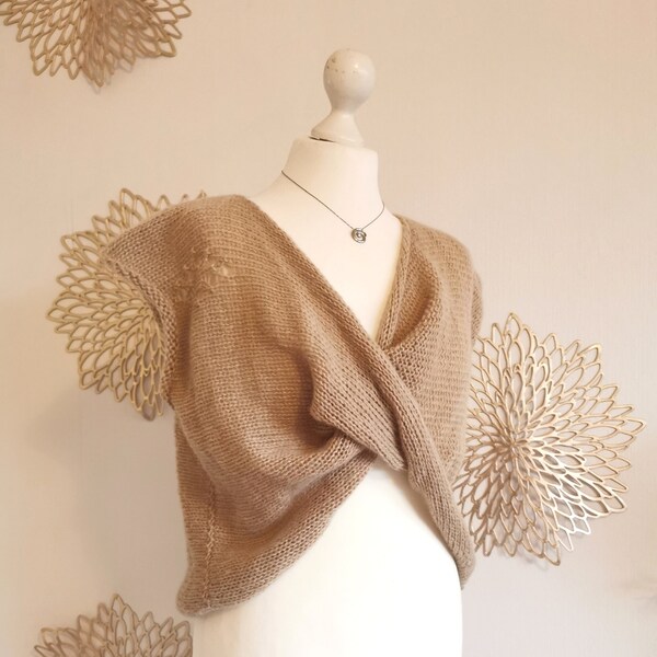 Feines Wickeltop M-L beige / Damen Wickelpullover/ gestrickter Pullunder / weiches Strick Top / Wickel Shirt