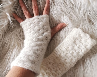 Hand cuffs ivory / women's arm cuffs / cuffs with thumb hole cream / knitted winter cuffs