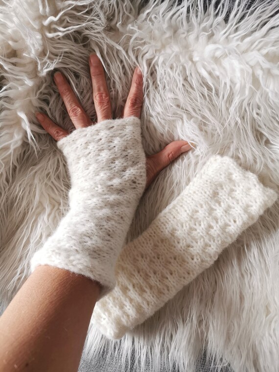 Handstulpen ivory, Damen Armstulpen, Stulpen mit Daumenloch beige