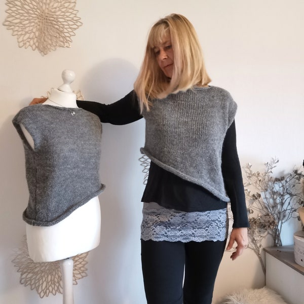 Asymmetrisches Stricktop / gestricktes Damen Top in grau/ Damen Pullunder / gestrickter Pullunder / Mohair Strick Shirt