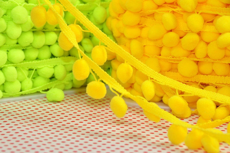 1 m ruban POMPONS NEON JAUNE image 1