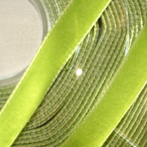 2 m x 9 mm ribbon band velvet light green col. 65 image 1