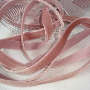 2 m ribbon VELVET old rose image 1