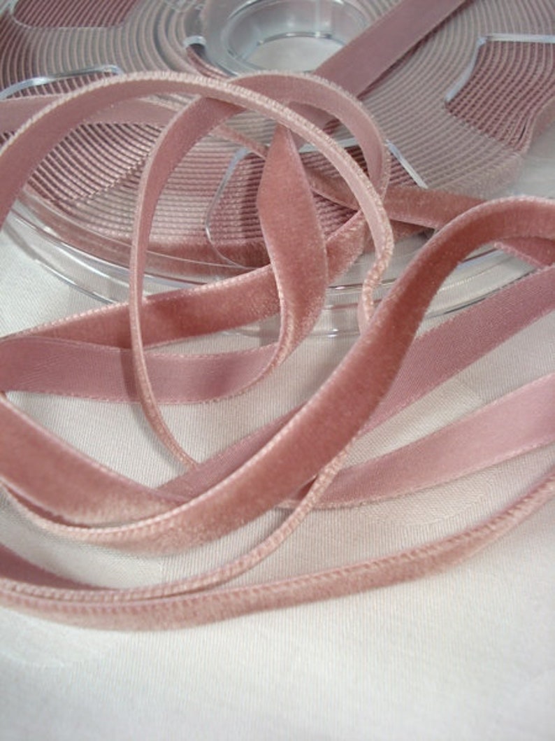 2 m ribbon VELVET old rose image 1