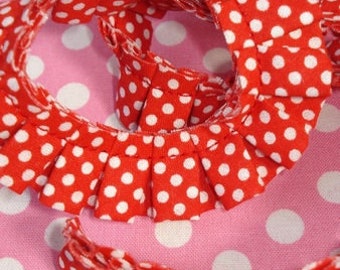 3 m ribbon plissé in red with white dots!