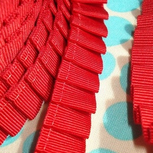 1 m ribbon plissé, frill RED image 1