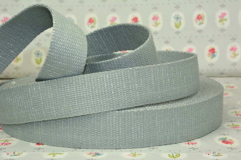 2 m x 30 mm LUREX Gurtband grau/silber Trageband Gurt seatbelt ceinture silber/grey GLITZER Bild 6