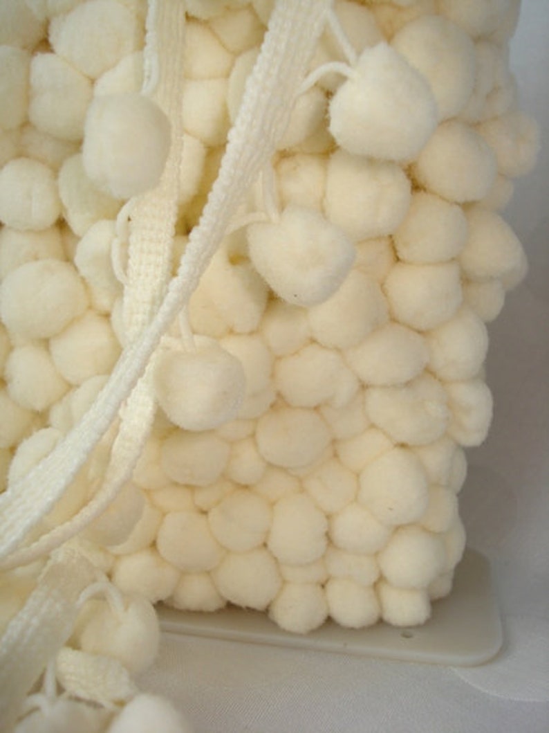 1 m pompons en crème 1,2 cm image 3