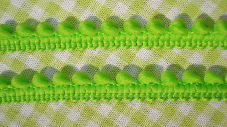 2 m mini bobble braid in green image 1