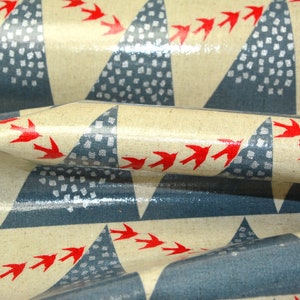 0.25 m OILCLOTH HILL KOKKA grey/silver/red image 3