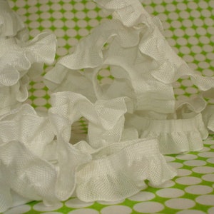 2 m ribbon plissé, frill in white