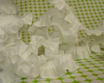 2 m ribbon plissé, frill in white