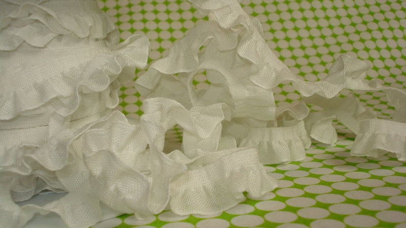 2 m x 18 mm ruche du cotton en blanc image 1