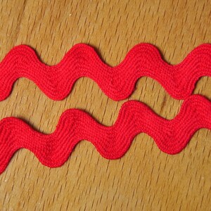 2 m rick-rack in strong red 15 mm image 3