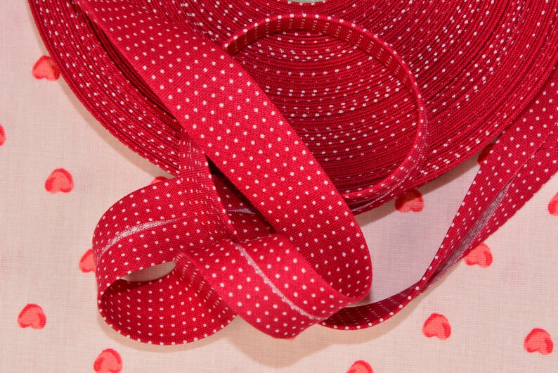 2 m bias bindingtape in RED with white dots CAPRI