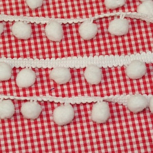 2 m MIDI-POMPONS in WHITE image 3