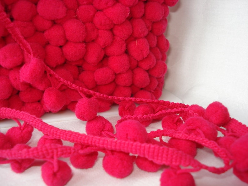 1 m pompons in PINK image 1