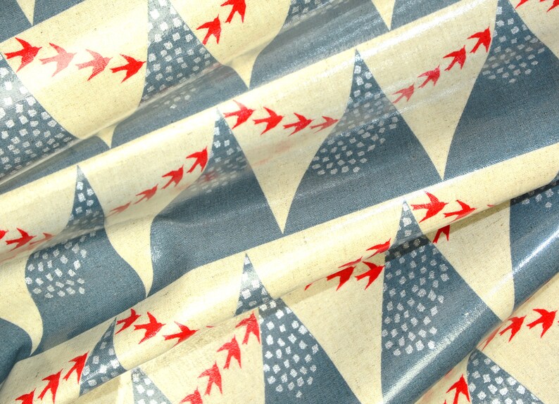 0.25 m OILCLOTH HILL KOKKA grey/silver/red image 1