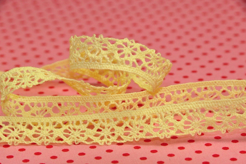 2 m lace light yellow image 1