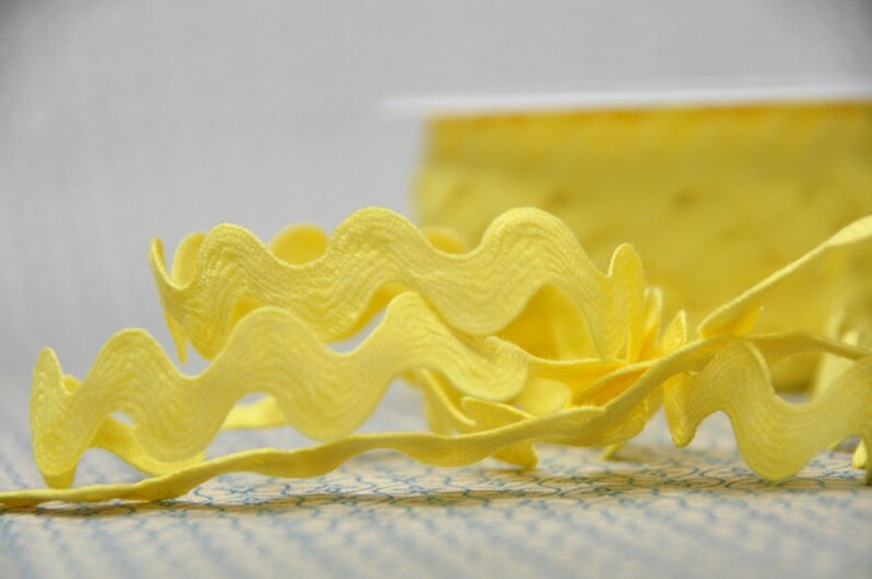 2 m x 15 mm rick-rack YELLOW image 4