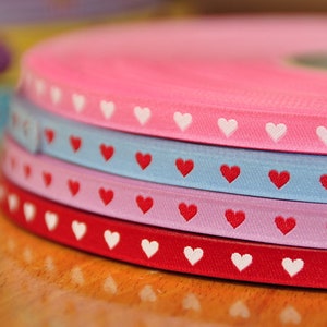 2 m ribbon of HEARTS in red/white image 2