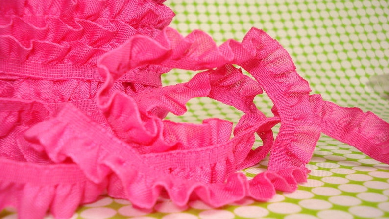 2 m x 18 mm ribbon plissé, frill in pink image 3