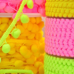 2 M Neon Mini-pompons Pink image 2